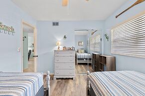 Sea Coast Gardens III 108