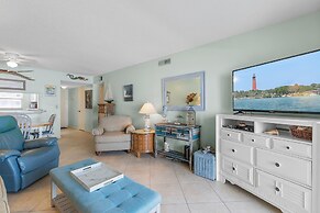 Sea Coast Gardens III 108