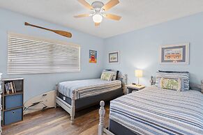 Sea Coast Gardens III 108