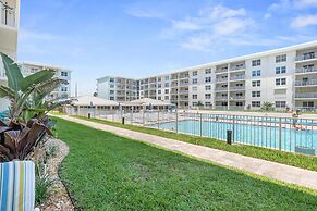 Sea Coast Gardens III 108