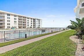 Sea Coast Gardens III 109