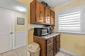 Sea Coast Gardens III 109