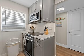 Sea Coast Gardens III 110