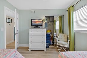 Sea Coast Gardens III 110