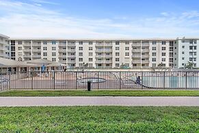 Sea Coast Gardens III 110