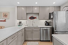 Sea Coast Gardens III 110