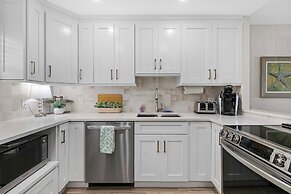 Sea Coast Gardens III 111