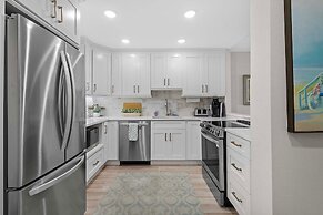 Sea Coast Gardens III 111