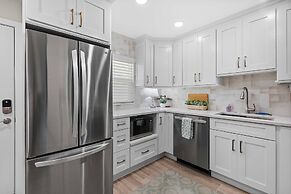 Sea Coast Gardens III 111