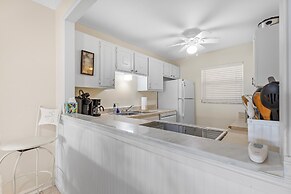 Sea Coast Gardens III 112