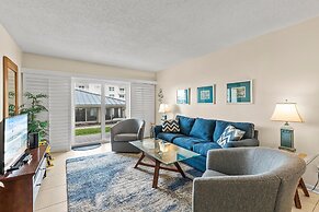 Sea Coast Gardens III 112