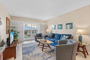 Sea Coast Gardens III 112