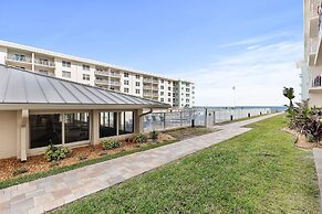 Sea Coast Gardens III 112