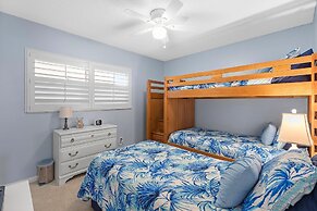 Sea Coast Gardens III 112