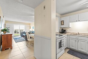 Sea Coast Gardens III 112