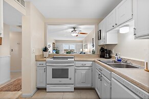 Sea Coast Gardens III 112