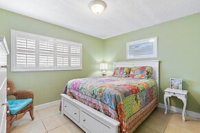 Sea Coast Gardens III 203