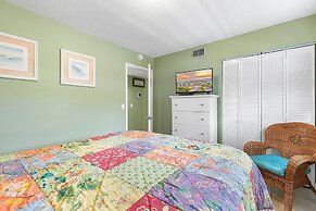 Sea Coast Gardens III 203