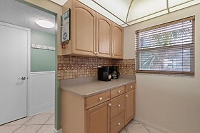 Sea Coast Gardens III 207