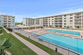 Sea Coast Gardens III 208