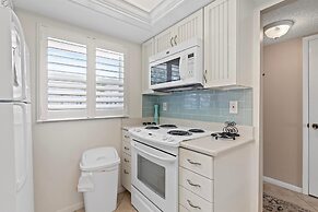 Sea Coast Gardens III 208