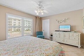 Sea Coast Gardens III 208