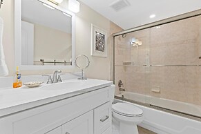 Sea Coast Gardens III 209