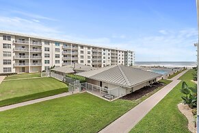 Sea Coast Gardens III 214