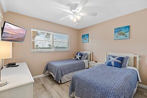 Sea Coast Gardens III 214