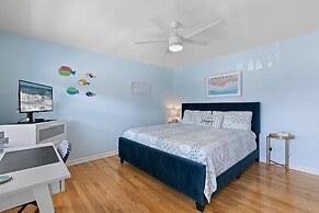 Sea Coast Gardens III 215