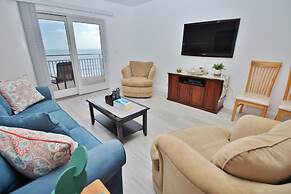 Sea Coast Gardens III 302