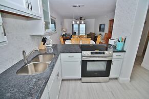 Sea Coast Gardens III 302