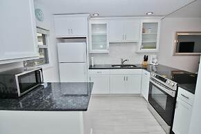 Sea Coast Gardens III 302