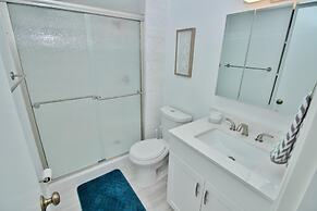 Sea Coast Gardens III 302