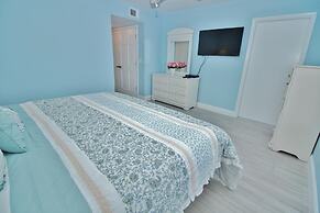 Sea Coast Gardens III 302