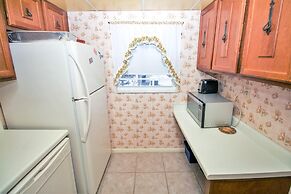 Sea Coast Gardens III 303