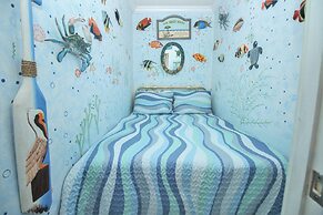 Sea Coast Gardens III 316