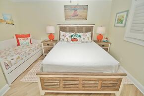 Sea Coast Gardens III 406