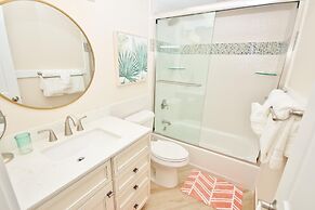 Sea Coast Gardens III 406