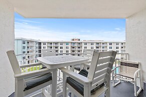 Sea Coast Gardens III 412