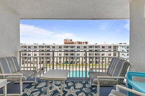 Sea Coast Gardens III 509