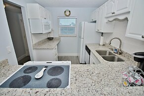 Sea Coast Gardens III 509