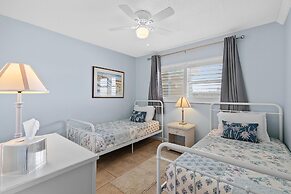 Sea Coast Gardens III 513