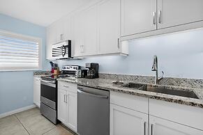 Sea Coast Gardens III 513