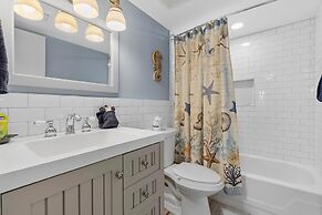 Sea Coast Gardens III 514