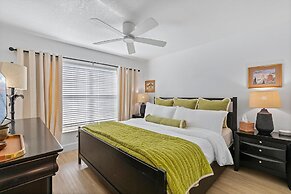 Colony Beach Club 122