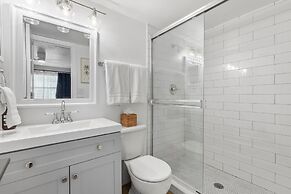 Colony Beach Club 122