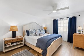 Colony Beach Club 122