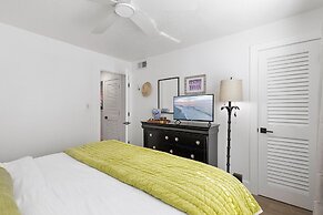 Colony Beach Club 122