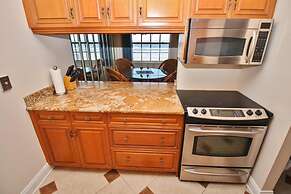 Colony Beach Club 225